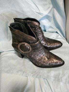Metallic Black Western-Inspired Ankle Booties with Decorative Buckle